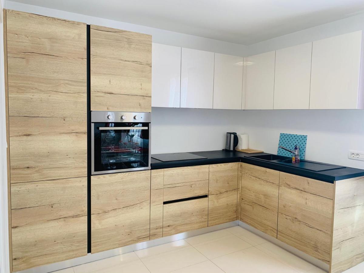 Ferienwohnung Apartman Marley Kostrena Exterior foto