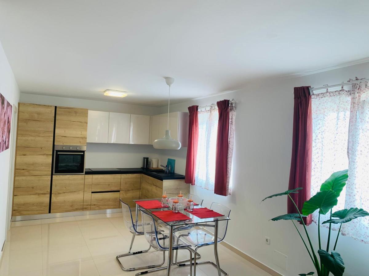 Ferienwohnung Apartman Marley Kostrena Exterior foto
