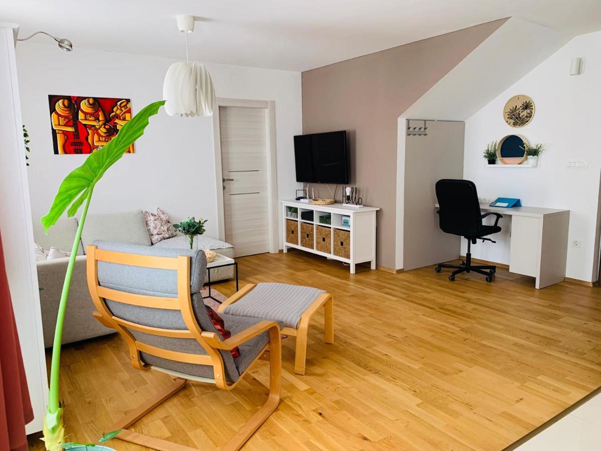 Ferienwohnung Apartman Marley Kostrena Exterior foto